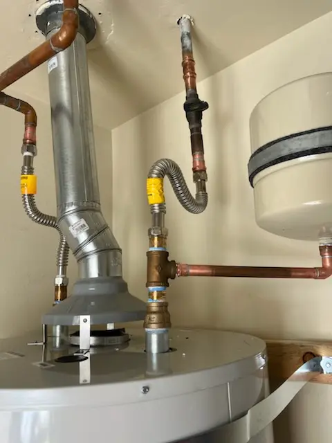 Water heater installation and plumbing repair in Hunters Woods
